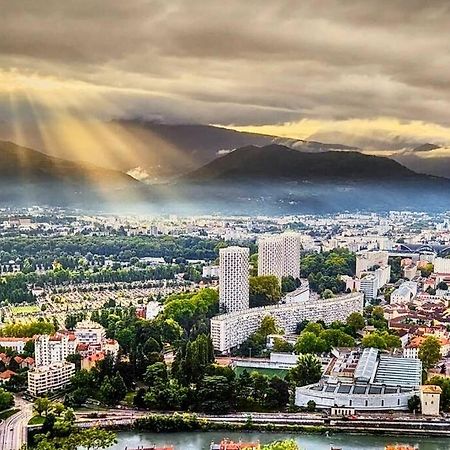Magnifique T2 Refait A Neuf - Calme & Tout Equipe Avec Parking Grenoble Kültér fotó
