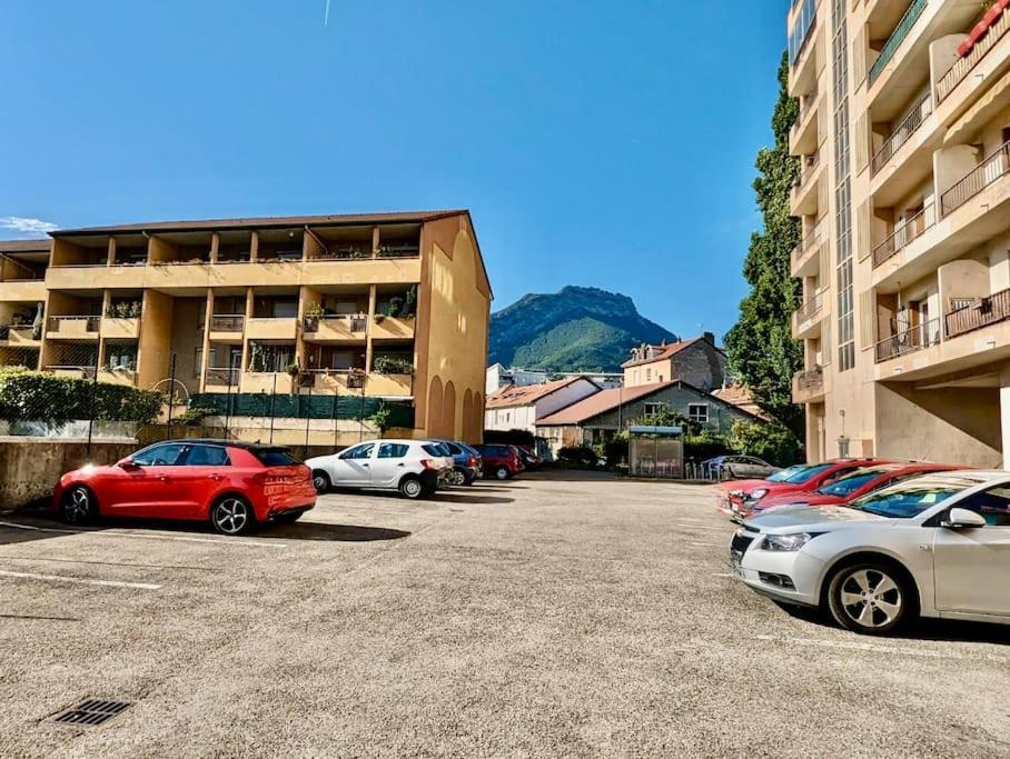 Magnifique T2 Refait A Neuf - Calme & Tout Equipe Avec Parking Grenoble Kültér fotó